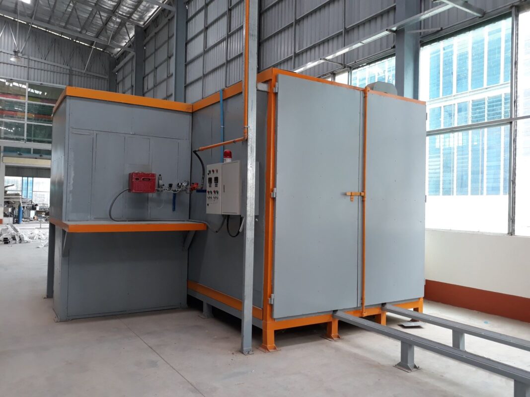 Lò sấy sơn tĩnh điện loại nhỏ – Giải pháp tiết kiệm và hiệu quả cho xưởng sản xuất quy mô nhỏ 3 lo xay son thu cong